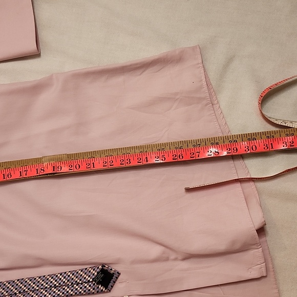 Set of VanHeusen Men's Dress Shirts with coordinating Ties - Picture 16 of 16